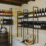 Masseria Paralupi לינה וארוחת בוקר לצ'ה