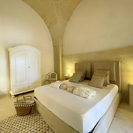 Alojamento de Acomodação e Pequeno-almoço Masseria Paralupi 4*