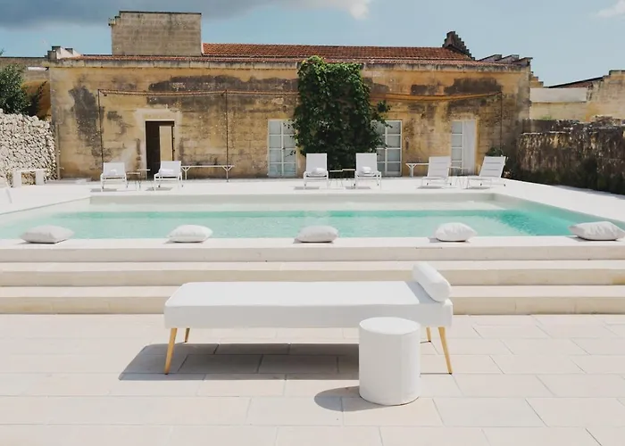 Masseria Paralupi לינה וארוחת בוקר לצ'ה