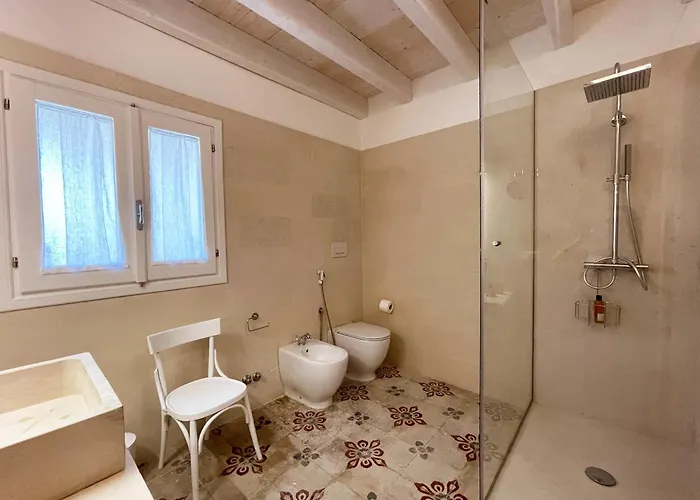 לינה וארוחת בוקר Masseria Paralupi 4*