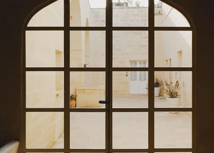לינה וארוחת בוקר Masseria Paralupi 4*